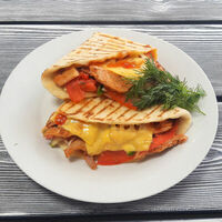 Кесадилья фирменная в Гиро пицца халяль