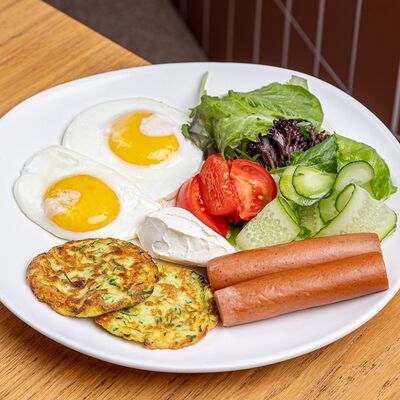 Яичница из фермерских яиц в М2 Органик Клуб Сокол по цене 800 ₽