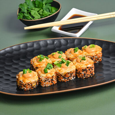 Ролл запеченный с тунцом в Зебры по цене 660 ₽