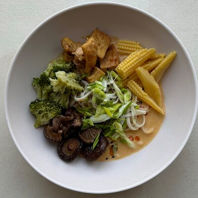 Азиатский удон с шиитаке и овощами в ароматном бульоне в Lemon Tree на 25 октября 47 по цене 684 ₽