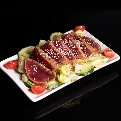 С тунцом в Sushiland по цене 799 ₽