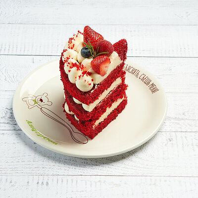 Торт Красный бархат с ягодами 1/4 в АндерСон по цене 720 ₽