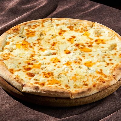 Пицца 6 сыров в База по цене 1650 ₽