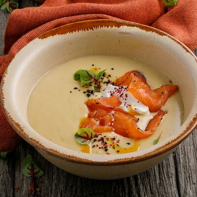 Крем-суп с лососем в Пряности & Радости на Васильевском по цене 450