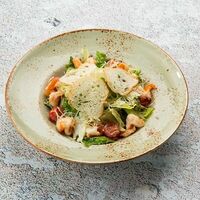 Цезарь с креветками в The Kitchen