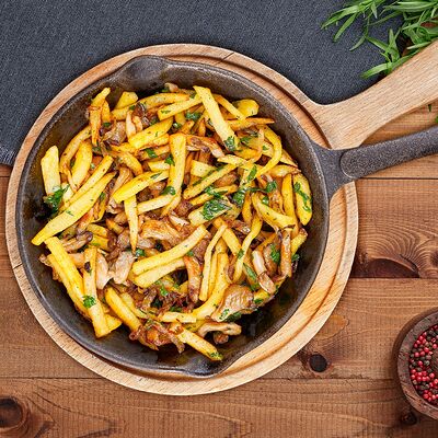 Жареный картофель c грибами в Деда хинкали по цене 780 ₽