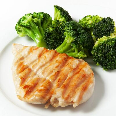 Куриное филе на гриле с Брокколи в Фитнес меню по цене 415 ₽