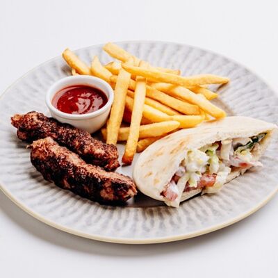 Осбан с цыпленком в пите в Абу-Даби по цене 468 ₽