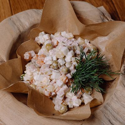 Салат Оливье с ветчиной в Калейдоскоп вкуса по цене 80 ₽