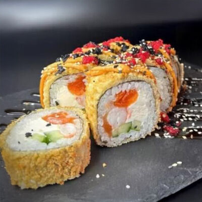 Темпура ролл с лососем и креветкойв Breaking time по цене 650 ₽