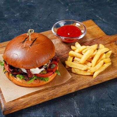 Бургер Неаполитанский в EVOO по цене 1058 ₽