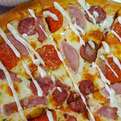 Пицца 4 мяса в Красная панда по цене 999 ₽