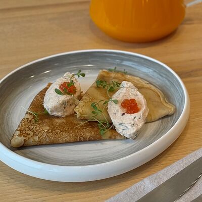 Блины с риетом из форели в Matilda по цене 600 ₽