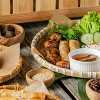 Логотип Pho'n'Roll