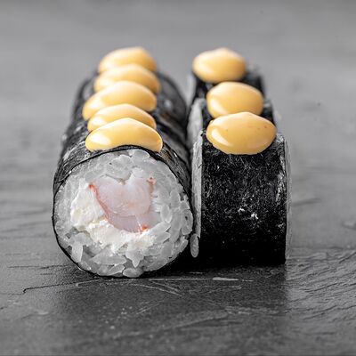 Ролл с креветкой и сливочным сыром в Хочука по цене 520 ₽