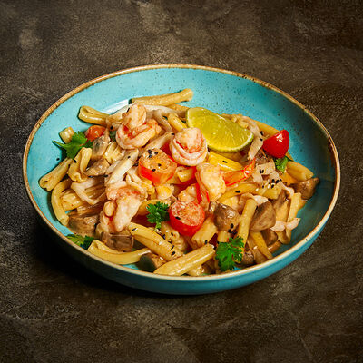 Паста с морепродуктами в соусе том ям в Корчма по цене 840 ₽