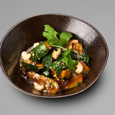 Салат битые огурцы в Gaijin по цене 460 ₽