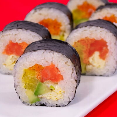 Кимпаб с лососем в Камикадзе по цене 525 ₽