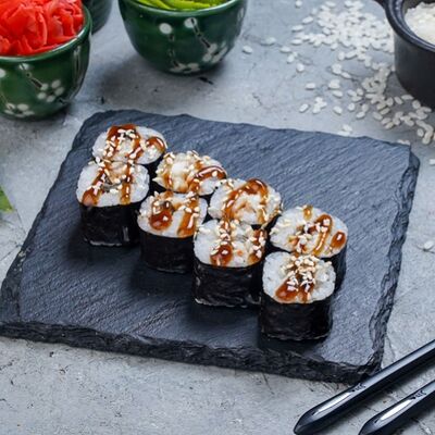 Мини-ролл с угрем в Темп-ура! по цене 313 ₽