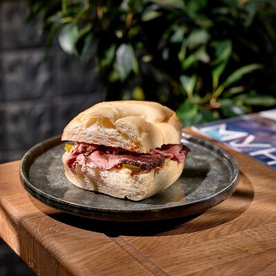 Сэндвич с ростбифом в Мунк по цене 850 ₽