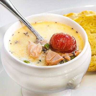 Сливочный суп с лососем в Мама Рома по цене 495 ₽