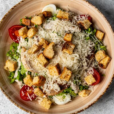 Цезарь с лососем в Сакура по цене 860 ₽