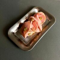 Набор брускетт с мортаделлой и фисташковым песто в Amici Бар