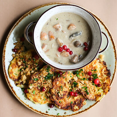 Драники с мачанкой в СВОИ по цене 23 р.