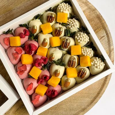 Клубничный набор Моника большой в Клубника по цене 6990 ₽