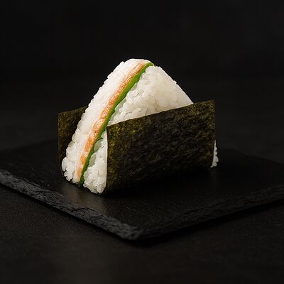 Онигири Спайси-креветка в Rollik по цене 259 ₽