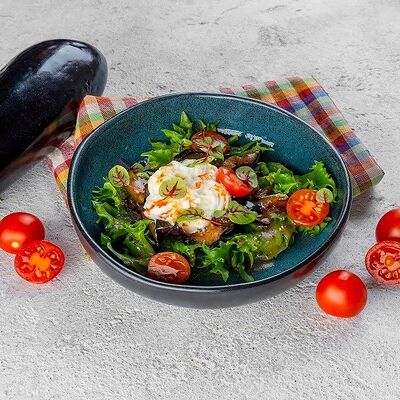 Салат с баклажанами конфи, страчателлой и томатами в Хинкальная Кацо по цене 395