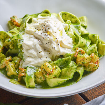 Паппарделле со шпинатом и креветками в Сыроварня по цене 1050