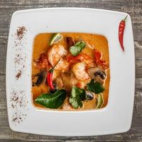 Суп Том ям с морепродуктами в Рисоварня