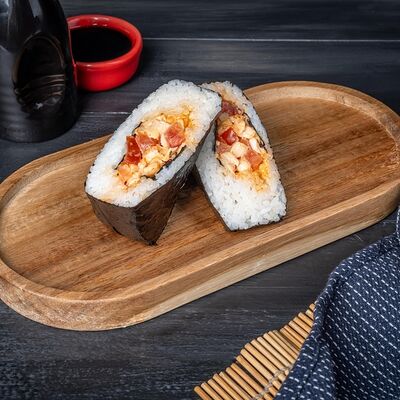 Онигири чикен в Суши Ням по цене 174 ₽