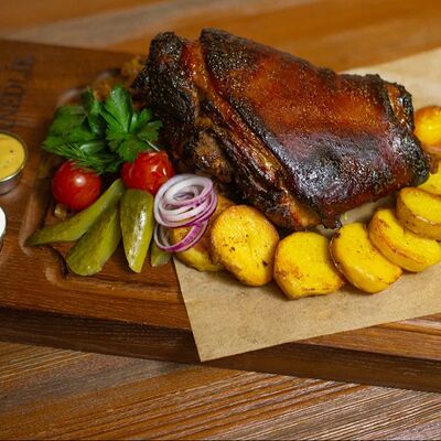 Чешская свиная рулька в Кнедлик по цене 2320 ₽