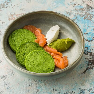 Шпинатные оладьи с лососем в На Парах по цене 335