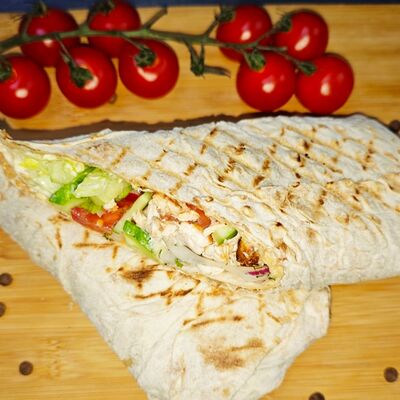 Шаурма в тонком лаваше из свинины с сыром в АРЦАХ по цене 529 ₽