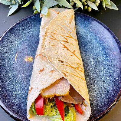 Буррито со свининой в Caramel по цене 280 ₽