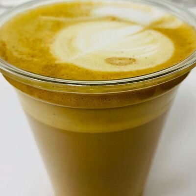 Флэт уайт в Coffee vs Burger по цене 240 ₽