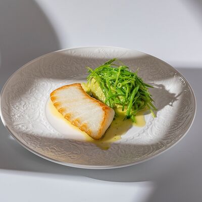 Чилийский сибас с зеленым горошком в Ribambelle по цене 3800 ₽