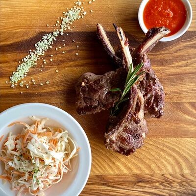 Каре ягненка Новая Зеландия в Wine room gallery по цене 1300 ₽