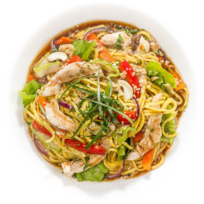 Тай нудлс с цыпленком в Перчини на огне по цене 410