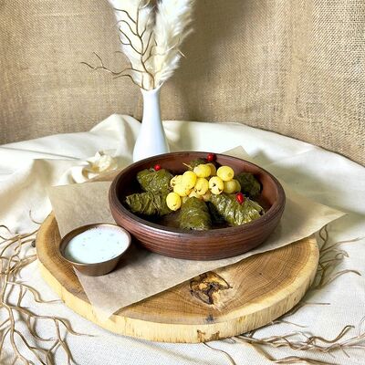 Долма из баранины в Джоли по цене 600 ₽