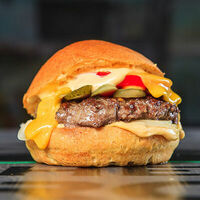 Чизбургер в Chef Burger Bar