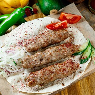 Люля кебаб из индейки в Жарим на углях по цене 890 ₽