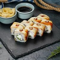 Pолл Филадельфия с копченым золотистым угрем в Fast Япония Premium Sushi