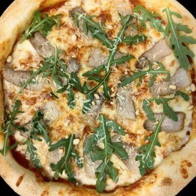 Пицца Буженина в пармезане в АмиРолл по цене 851 ₽