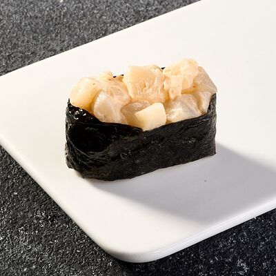 Гункан Гребешок в Takamura Sushi по цене 160 ₽