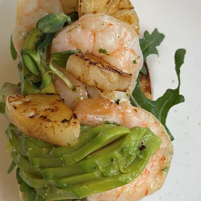 Бриошь с креветкой и ананасом в Ava Restafe по цене 19 р.