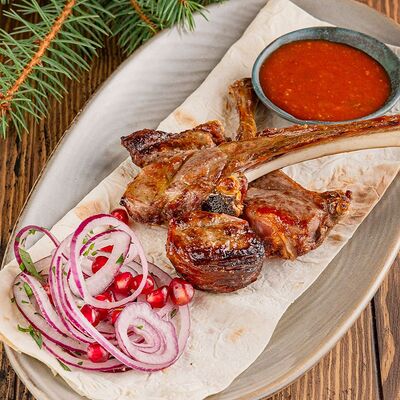 Каре ягнёнка по-кавказски в Кавказ по цене 1305 ₽